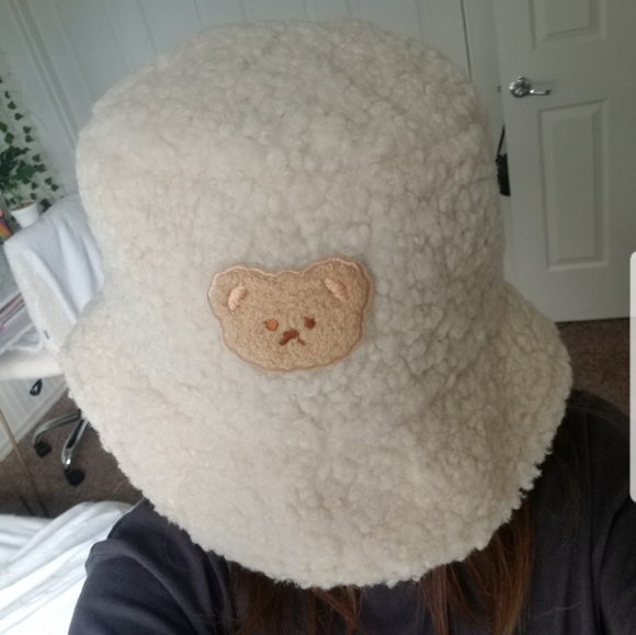 *NWOT!* Cute Bear Embroidered Bucket Hat - Picture 8 of 11